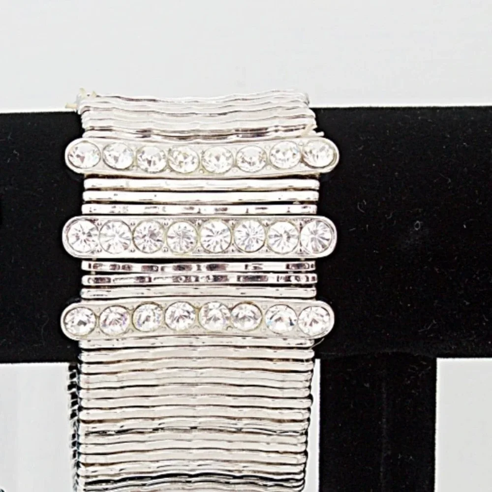 Silver Toned Statement Piece Stretch Bracelet